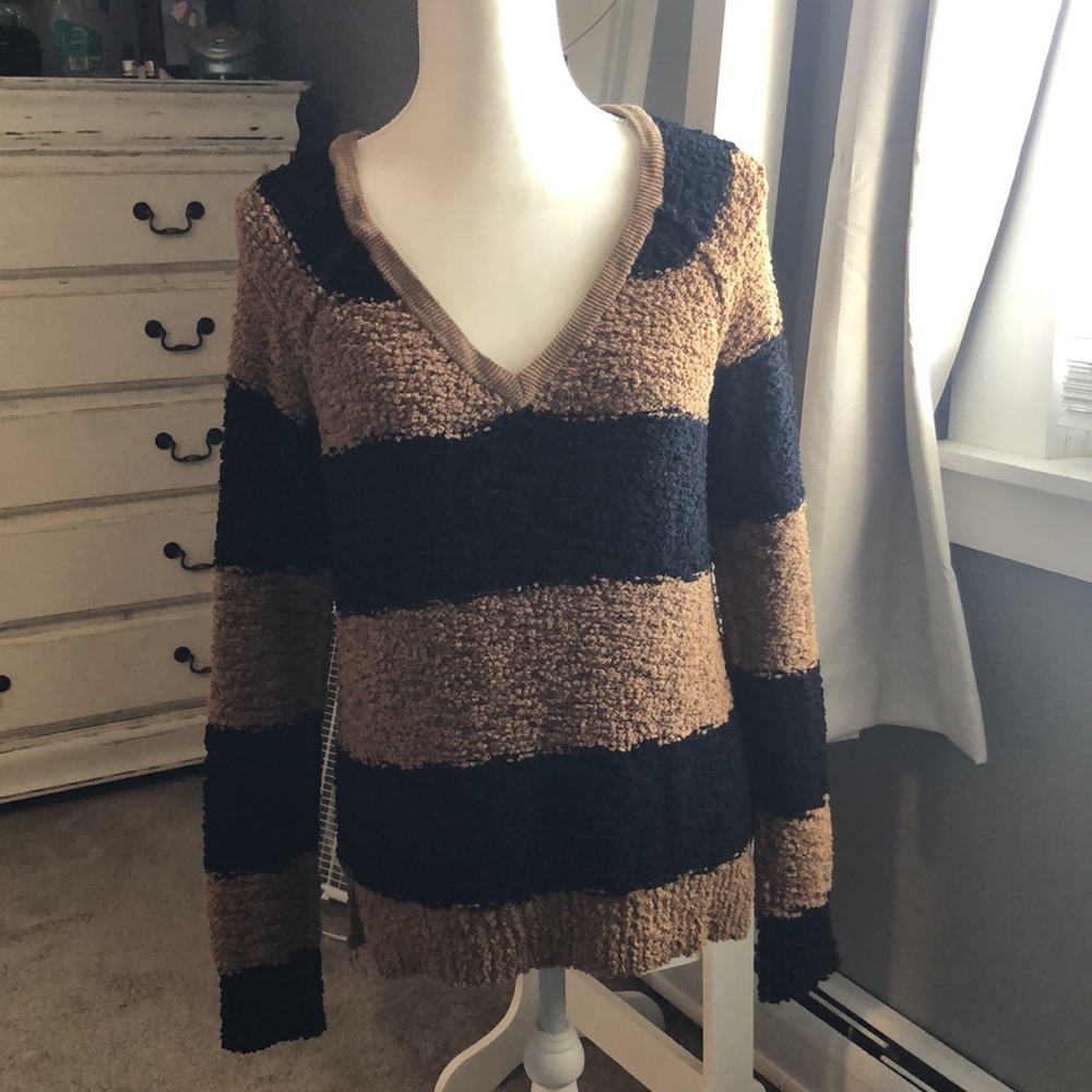 Sanctuary soft popcorn texture v-neck striped sweater - Picture 4 of 9